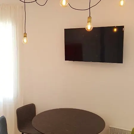 123 Sadi Carnot, Classe 2 Etoiles * Saint-Raphael (Var)
