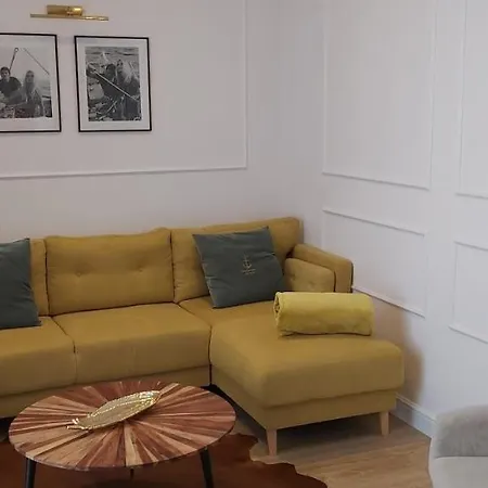 123 Sadi Carnot, Classé 2 étoiles