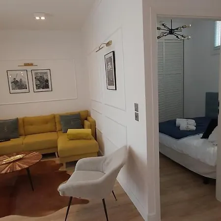 123 Sadi Carnot, Classé 2 étoiles * Saint-Raphaël